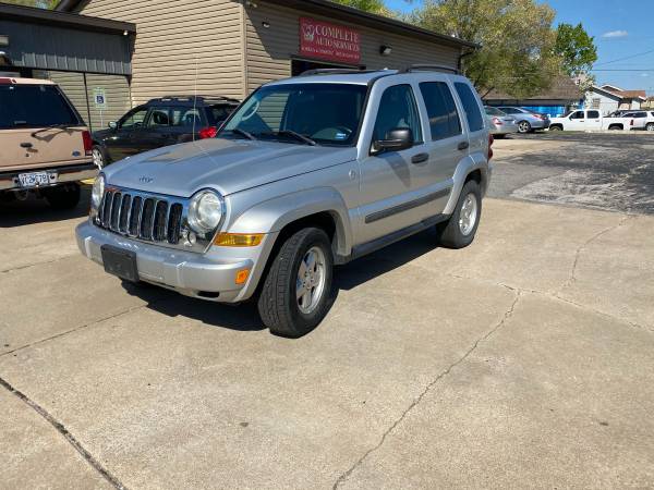 2007 Jeep Liberty Sport 4WD - - by dealer - vehicle for sale in Springfield, MO – photo 2