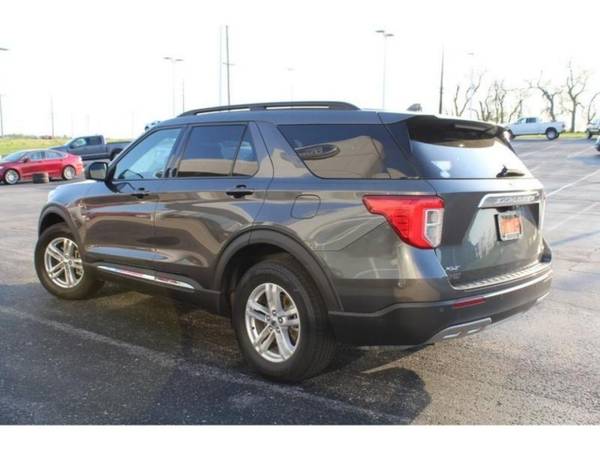 2020 Ford Explorer XLT - - by dealer - vehicle for sale in Waterloo, MO – photo 12