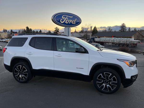 2019 GMC Acadia Summit White FOR SALE - MUST SEE! for sale in Bend, OR – photo 2
