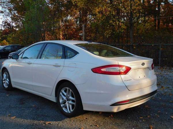 2013 Ford Fusion SE Sedan 4D - cars & trucks - by dealer - vehicle... for sale in Alexandria, District Of Columbia – photo 5