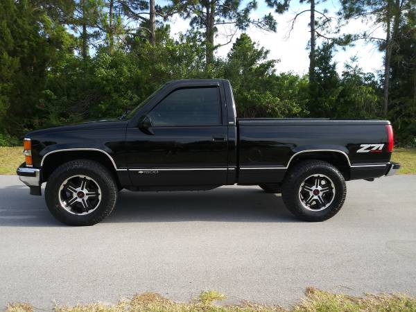 A Beautiful Black 1997 Chevrolet Silverado Z/71 4X4 Short Bed Truck for sale in Hudson, TX – photo 3