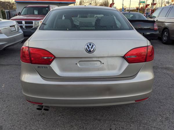 2014 Volkswagen Jetta, $1,200 DOWN! - cars & trucks - by dealer -... for sale in Columbus, OH – photo 2