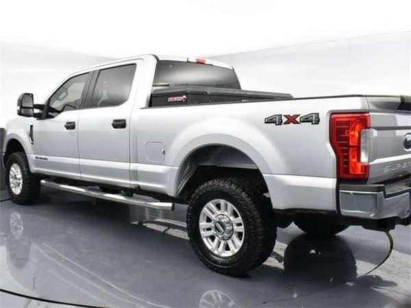 2018 Ford F-250SD XLT - truck - - by dealer - vehicle for sale in Ardmore, TX – photo 3