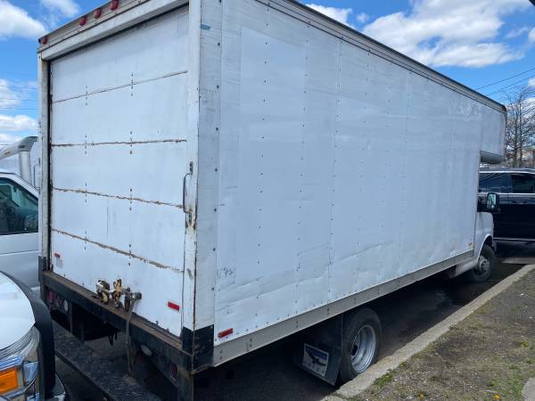 2005 CHEVY 16 foot BOX TRUCK for sale in Island Park, NY – photo 3