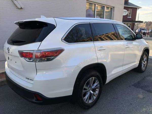 2015 Toyota Highlander - - by dealer - vehicle for sale in Arlington, District Of Columbia – photo 4