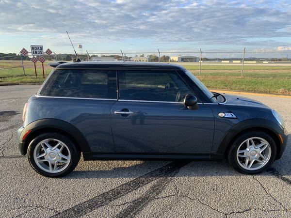 2009 Mini Cooper S Hatchback 2D AUTOMATIC 126K MILES - cars & trucks... for sale in Gainesville, GA – photo 5