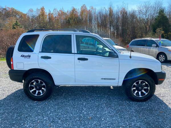 2004 Chevrolet Chevy Tracker Base 4WD 4dr SUV - cars & trucks - by... for sale in Walkertown, NC – photo 5