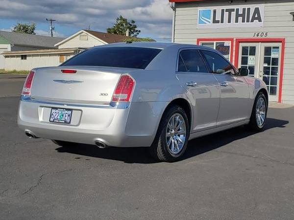 2012 Chrysler 300 4dr Sdn V6 Limited RWD Sedan - - by for sale in Medford, OR – photo 4