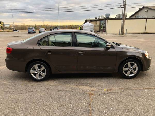 2012 Volkswagen Jetta TDI - cars & trucks - by dealer - vehicle... for sale in Lincoln, IA – photo 4