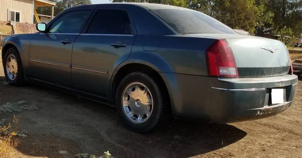 2005 Chrysler 300 Parts car/Mechanics special - - by for sale in Auberry, CA – photo 4