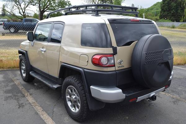 2012 Toyota Fj Cruiser BASE - - by dealer - vehicle for sale in Cottage Grove, OR – photo 3