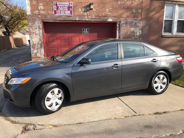 2009 toyota Camry LE - cars & trucks - by owner - vehicle automotive... for sale in Chicago, IL – photo 2