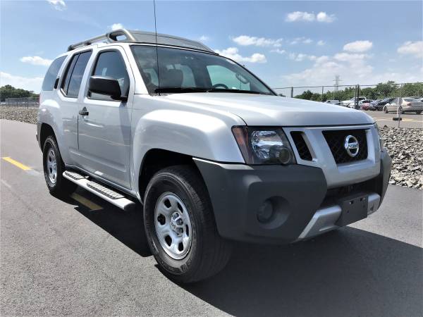 2015 Nissan Exterra 4x4 Loaded LIKE NEW 100% CARFAX - cars & trucks... for sale in Port Monmouth, NY – photo 3