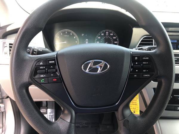 2015 Hyundai Sonata SE - Try - - by dealer for sale in Fairview Heights, MO – photo 22
