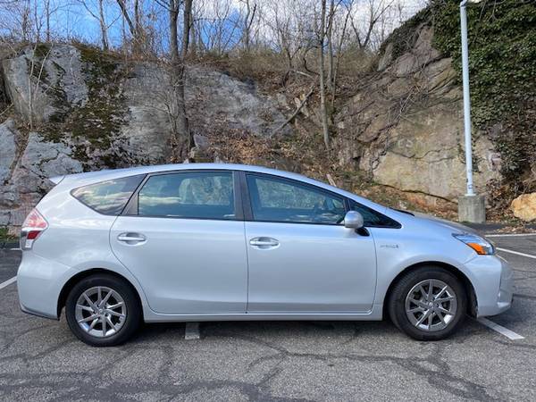 The Amazing Prius V 3 for sale in New Rochelle, NY – photo 2