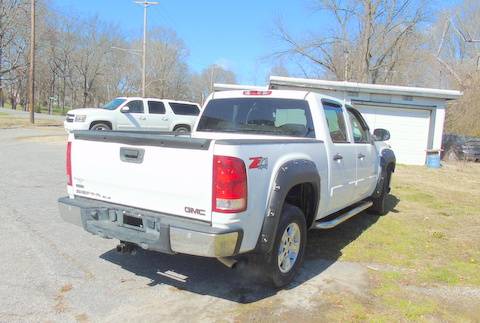 2011 GMC SIERRA CREW CAB+4x4 - cars & trucks - by dealer - vehicle... for sale in Maiden, NC – photo 9