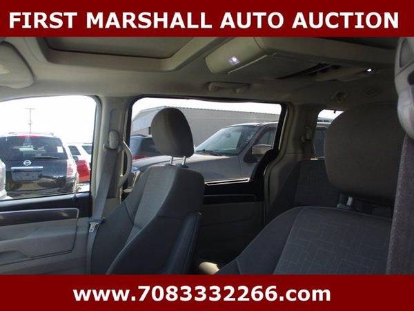 2009 Volkswagen Routan SE - Auction Pricing - - by for sale in Harvey, IL – photo 5