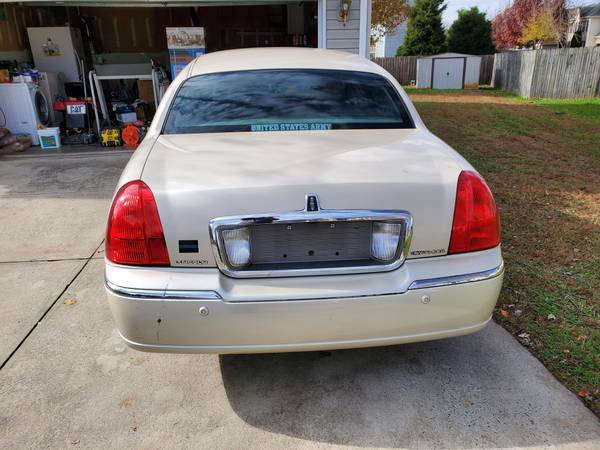 2003 LINCOLN TOWN CAR CARTIER - cars & trucks - by owner - vehicle... for sale in Charlotte, NC – photo 6
