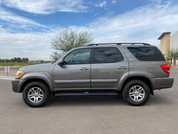 2005 Toyota Sequoia SR5 *Cold Ac*Clean Title* - cars & trucks - by... for sale in Mesa, AZ – photo 2