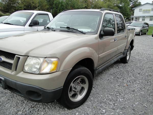 05 Ford Explorer Sport Trac Truck Low miles! - cars & trucks - by... for sale in Maryville, TN – photo 2