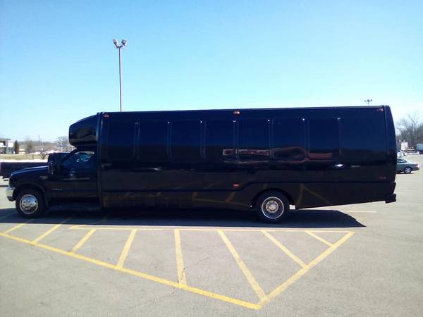 30 passengers F550 Limo Bus KRYSTAL for sale in Stillman Valley, IL – photo 6