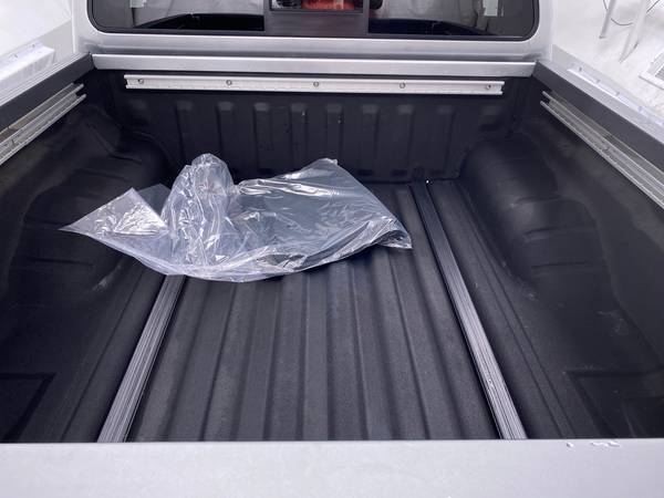 2019 Nissan Frontier Crew Cab PRO-4X Pickup 4D 5 ft pickup Silver -... for sale in Indianapolis, IN – photo 24