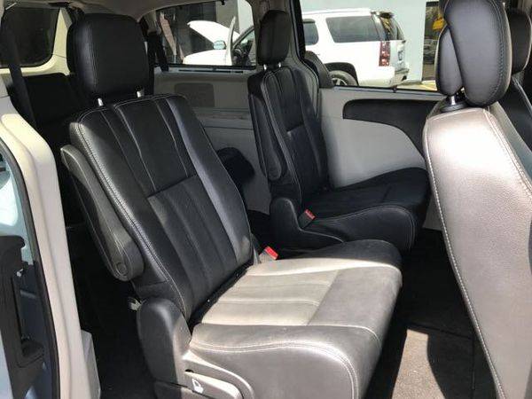 2016 Chrysler Town Country Touring-L Anniversary Edition Touring-L Ann for sale in District Heights, MD – photo 17