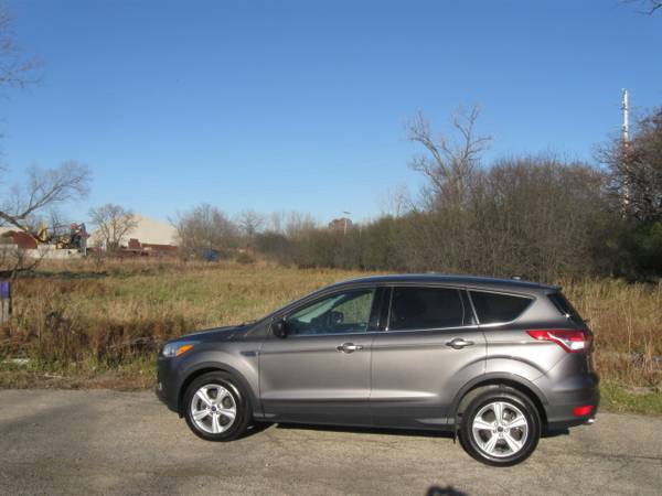2014 FORD ESCAPE SE - cars & trucks - by owner - vehicle automotive... for sale in Gurnee, IL