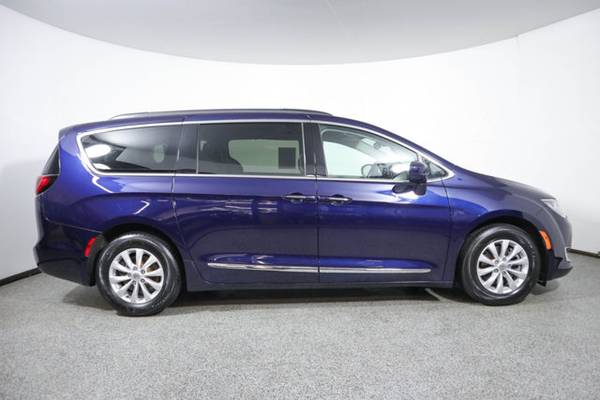 2017 Chrysler Pacifica, Jazz Blue Pearlcoat for sale in Wall, NJ – photo 6