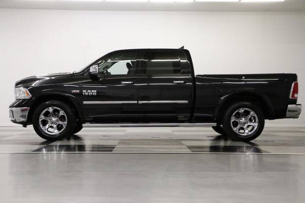 HEATED COOLED LEATHER! SUNROOF! 2017 Ram 1500 LARAMIE 4WD Crew Cab for sale in Clinton, AR – photo 18