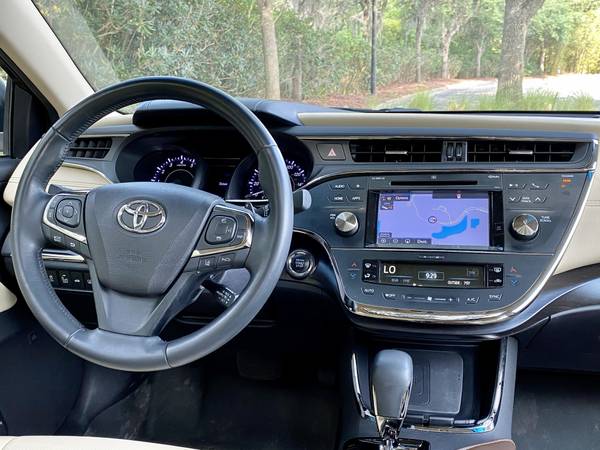 Magnificent 2017 Toyota Avalon Limited for sale in Mount Pleasant, SC – photo 10