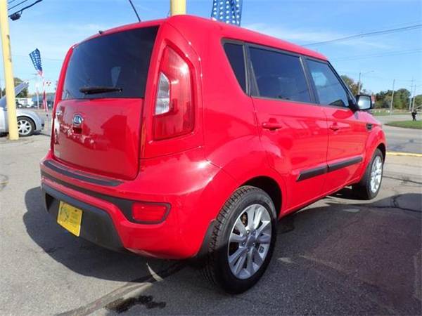2012 Kia Soul wagon - Red for sale in Lansing, MI – photo 2
