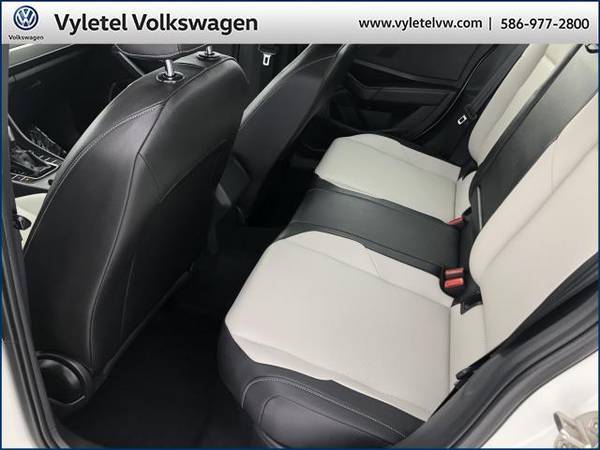 2020 Volkswagen Jetta sedan R-Line Auto w/ULEV - Volkswagen Pure for sale in Sterling Heights, MI – photo 11
