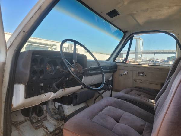 1984 chevy ramp truck for sale in Valley View, TX – photo 9