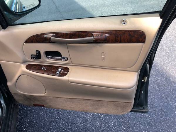 1999 Lincoln Town Car 4.6 -V8 for sale in Winder, GA – photo 18