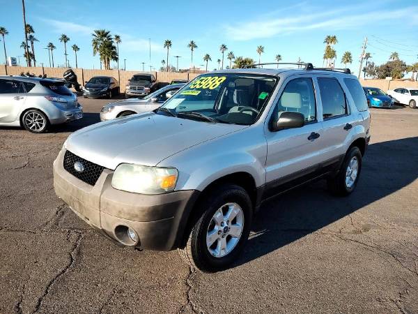 2007 Ford Escape 4WD 4dr V6 Auto XLT FREE CARFAX ON EVERY VEHICLE for sale in Glendale, AZ – photo 2