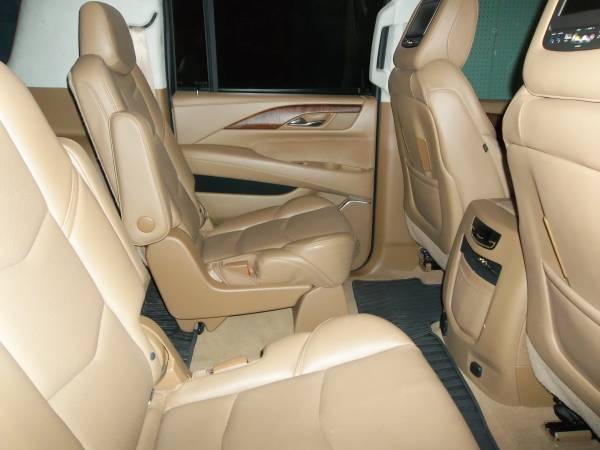Cadillac Escalade - cars & trucks - by owner - vehicle automotive sale for sale in Hancock, IL – photo 10