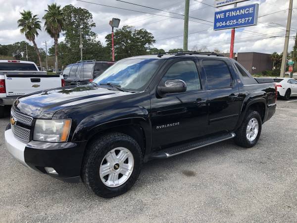 2011 Chevrolet Avalanche LT Z71 4X4 - One Owner - WE FINANCE! - cars... for sale in Jacksonville, FL – photo 2
