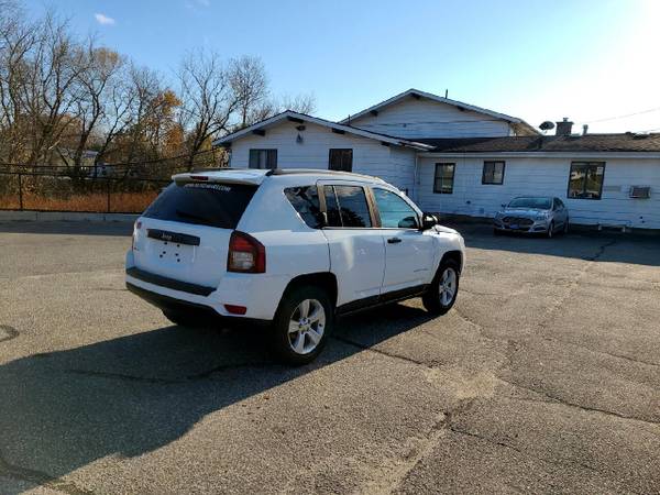 !!!!!!!! 2015 JEEP COMPASS!!!!! AUTOMATIC 4x4 - cars & trucks - by... for sale in Lewiston, ME – photo 8