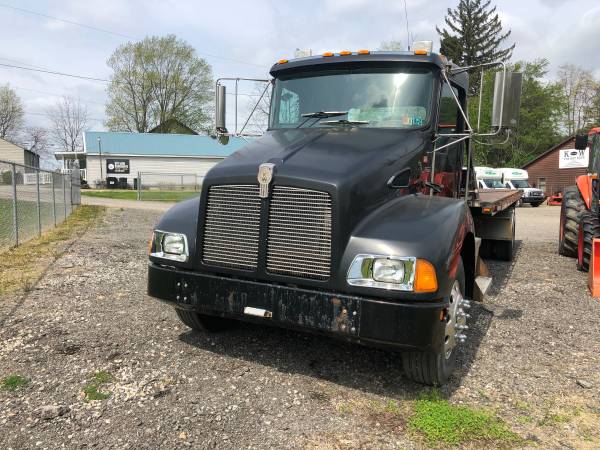 2000 KENWORTH T300 ROLLBACK - - by dealer - vehicle for sale in Waynesburg, PA – photo 2