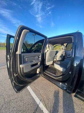 2019 RAM 1500 BIGHORN SLT CLASSIC - CREW CAB, 6 4 BOX - cars & for sale in Hamel, MN – photo 10