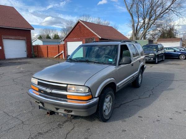 1998 Chevrolet Chevy Blazer 4dr 4WD - cars & trucks - by dealer -... for sale in East Windsor, CT – photo 3