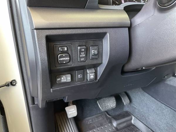 2019 Toyota Tundra 4WD CrewMax Sr5 - - by dealer for sale in Somerset, KY – photo 16