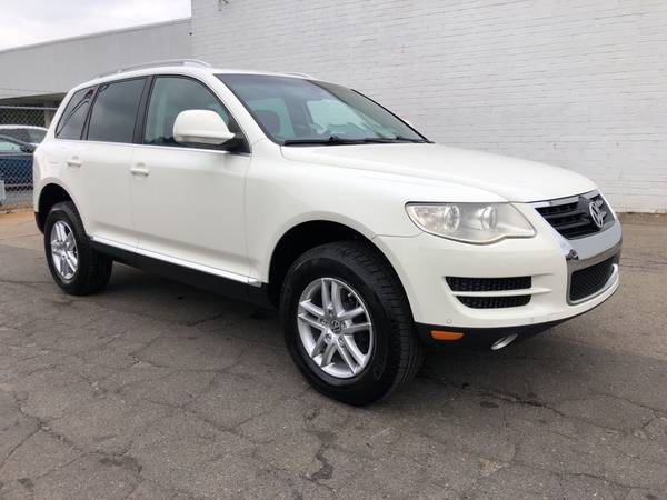 Volkswagen Diesel Touareg TDI SUV AWD 4x4 Leather Carfax Certified ! for sale in Charlottesville, VA – photo 2