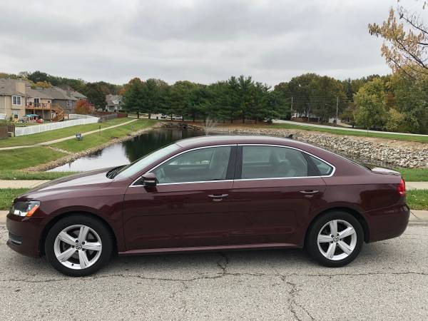 2013 VW VOLKSWAGEN PASSAT SE 2.5L IMMACULATE CONDITION LEATHER 2... for sale in BLUE SPRINGS, MO