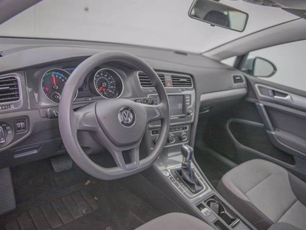 2016 Volkswagen VW e-Golf SE - cars & trucks - by dealer - vehicle... for sale in Wichita, KS – photo 20