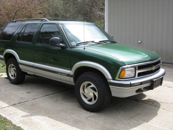 1997 Chevrolet Blazer LT 4x4 low miles orig paint clean - cars & for sale in Rives Junction, MI – photo 4