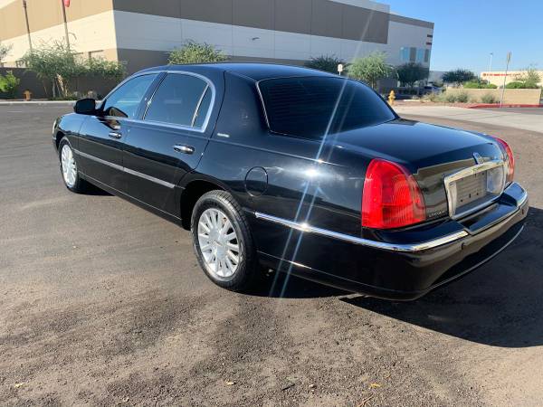 2004 Lincoln town car signature (clean tittle) - cars & trucks - by... for sale in Phoenix, AZ – photo 6