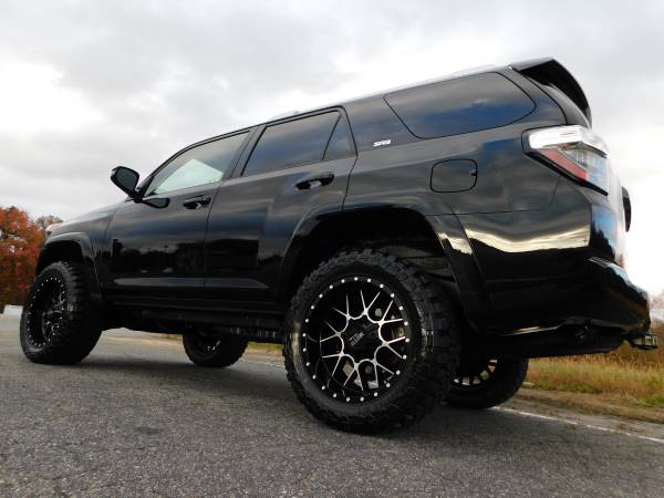 LIFTED 18 TOYOTA 4RUNNER SR5 4X4 20X10 NEW 33X12.50 MT'S *74K... for sale in KERNERSVILLE, SC – photo 8