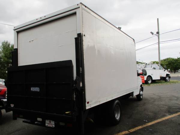 2012 Chevrolet Express G3500 14 FOOT BOX TRUCK W/ LIFTGATE 60K MILES for sale in south amboy, NJ – photo 4